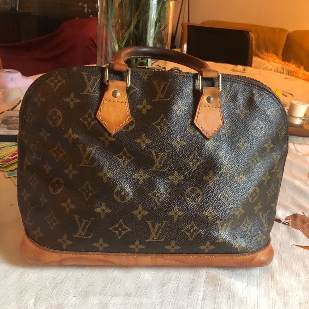 authentic Louis Vuitton Alva